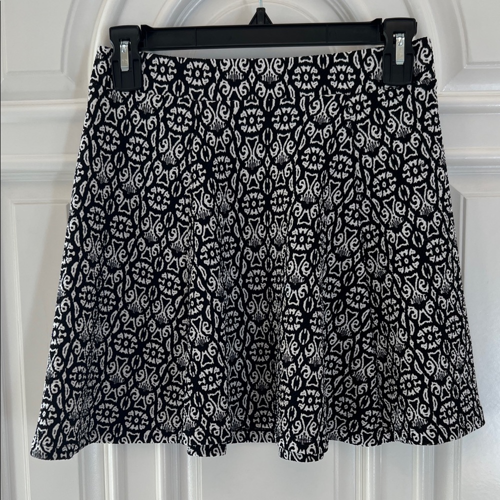 Aeropostale Black & White Patterned Skater Skirt